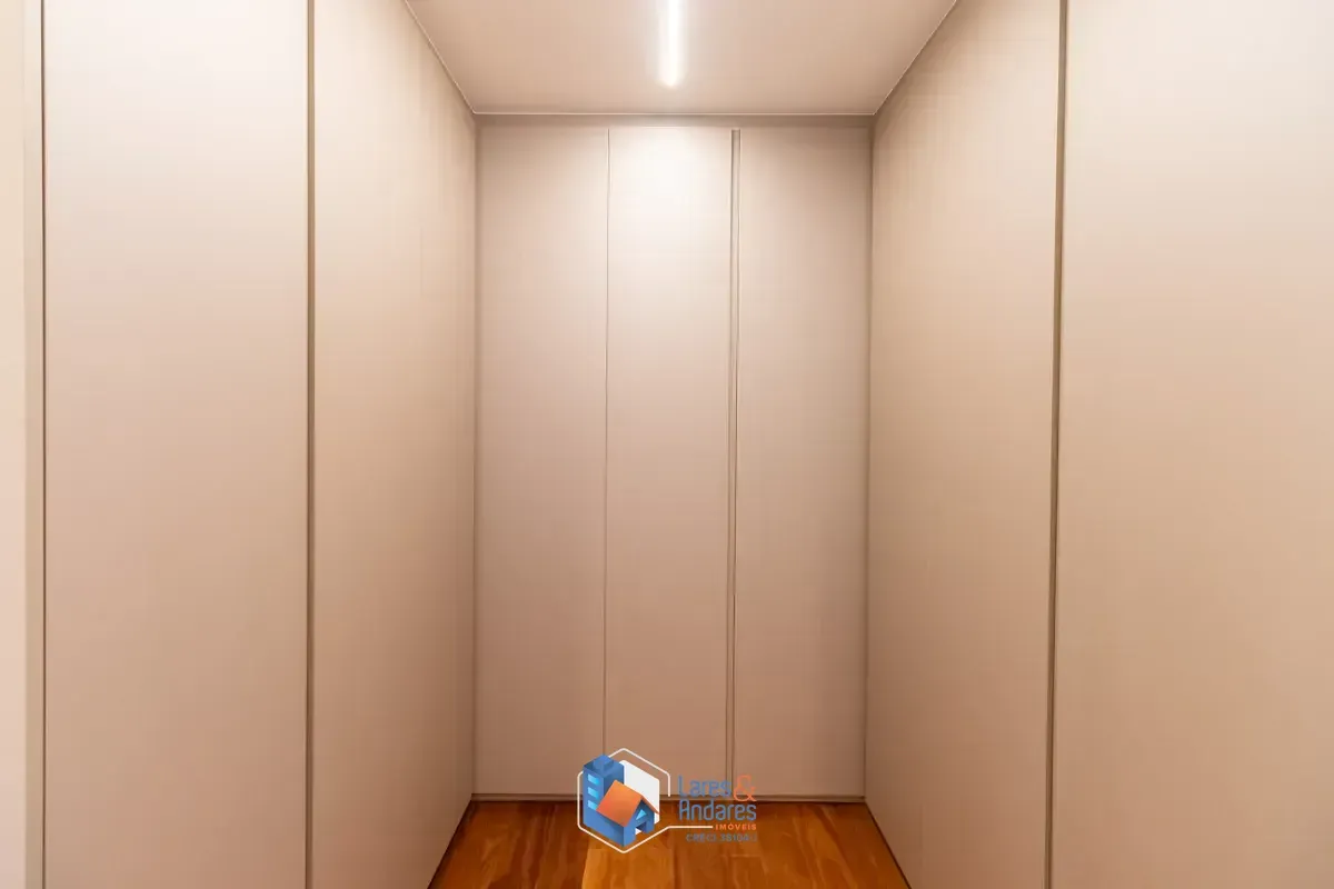 Imagem Apartamento para venda em Campo Belo com 3 quartos, sendo 3 suítes, 211m²