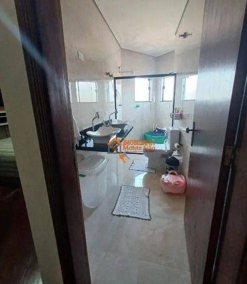 Imagem Sobrado com 3 dormitórios à venda, 300 m² por R$ 850.000,00 - Jardim Rosana - Guarulhos/SP