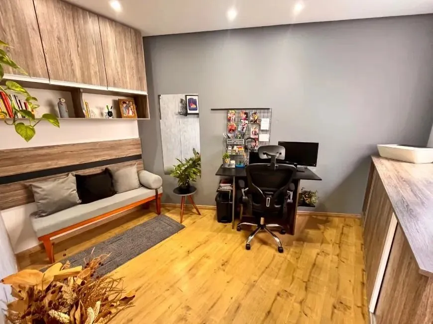 Imagem Casa Reformada em Condomínio com Suíte e Espaço Versátil Avenida Ecoville