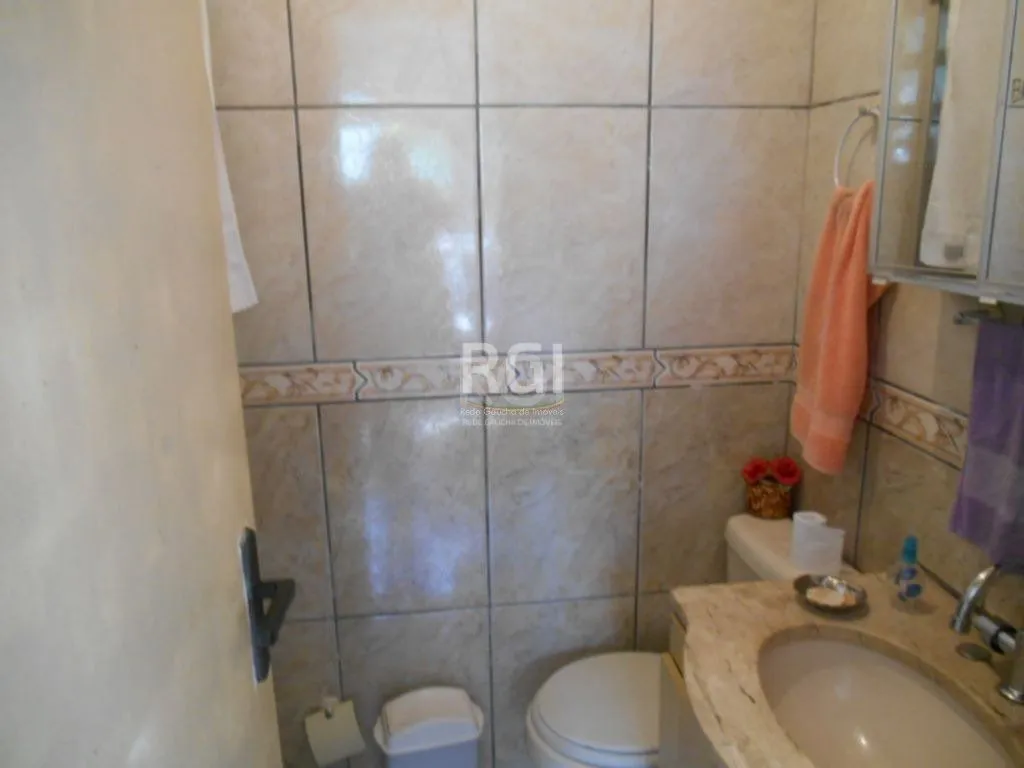 Imagem Casa para Venda - 185m², 4 dormitórios, sendo 2 suites, 4 vagas - Nonoai