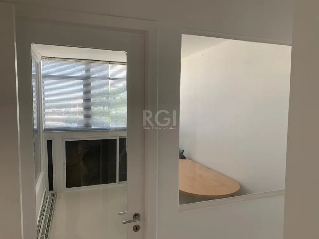 Imagem Sala comercial na Getúlio Vargas com 81,92m² privativos