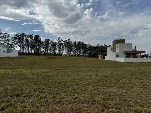 Terreno a venda no Santa Bárbara Resort Residence em Rua 35