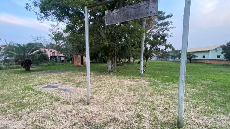 Imagem Terreno Residencial/Comercial à Venda em Araçatuba, Imbituba-SC, Próximo à Praia do Rosa!