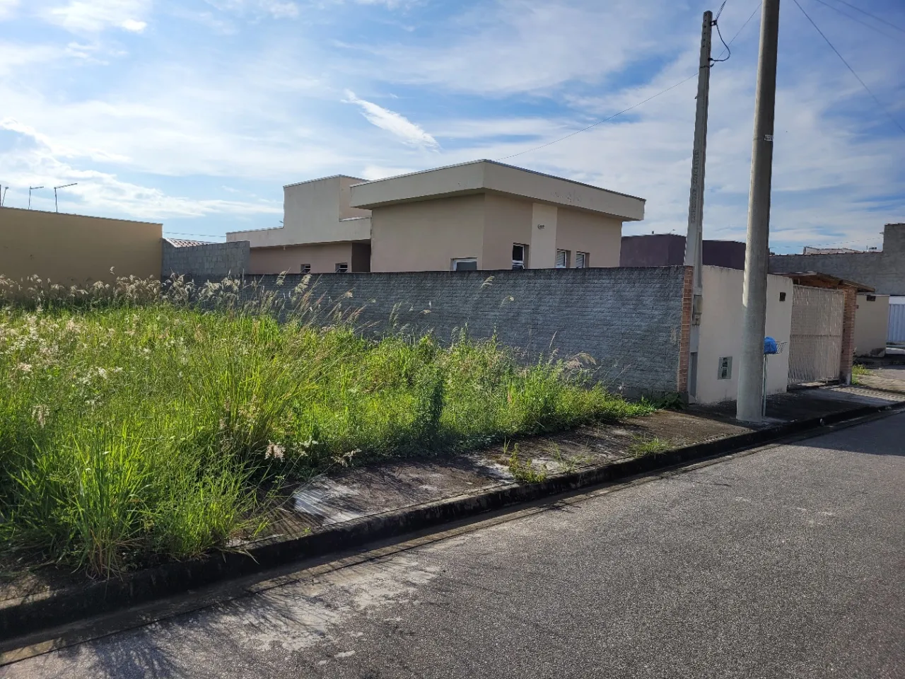 Foto do imóvel Terreno à venda com ótima topografia e localização, Loteamento Santa Clara, Pindamonhangaba, SP