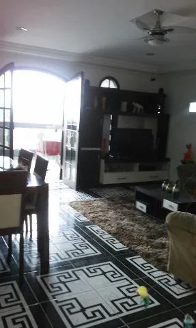Imagem VENDA DE SOBRADO NA CIDADE MIGUEL BADRA, EM SUZANO/SP, 196m² com 03 andares, 09 quartos, 02 suítes, 03 salas, 02 cozinhas e 02 vagas. CONSULTE-NOS.