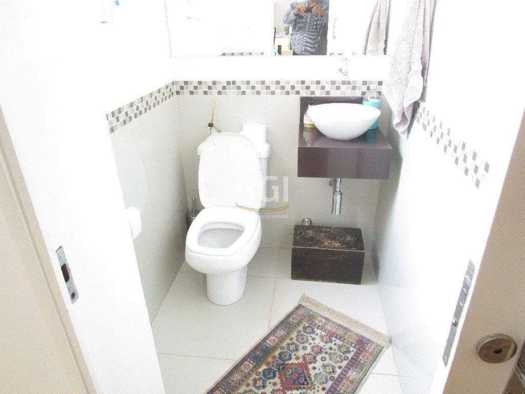 Imagem Casa para Venda - 227m², 4 dormitórios, 1 vaga - Menino Deus