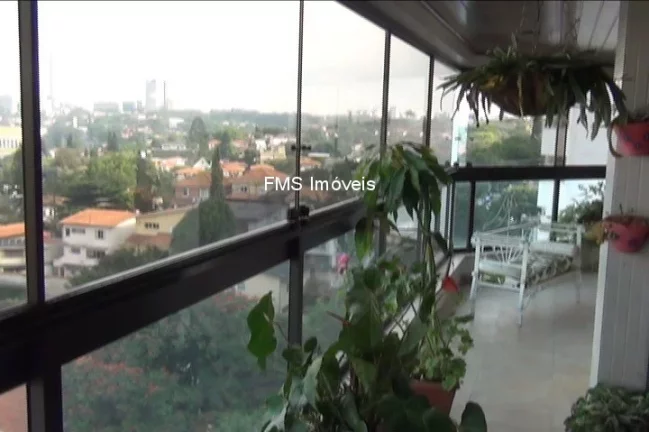 Imagem Luxuoso apartamento à venda em São Paulo-SP, no Pacaembu, com 4 quartos, 4 suítes, 6 salas, 6 banheiros, 4 vagas e 390m².