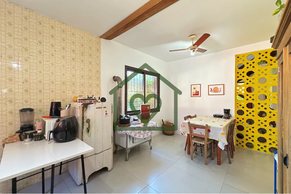 Imagem Casa de esquina com 3 dormitórios e 155m2 privativos no Jardim Vila Nova (bairro Vila Nova), terren...