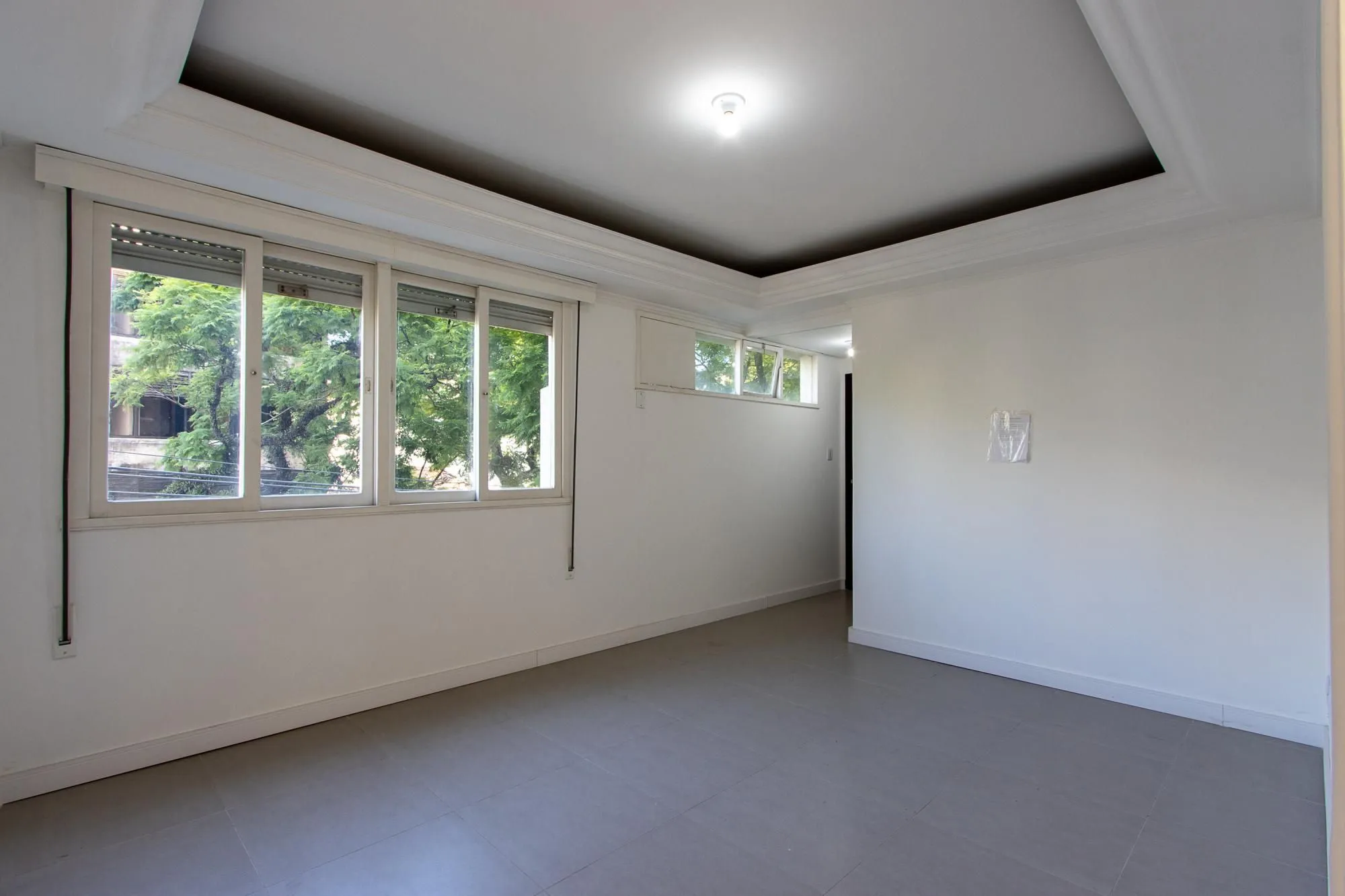 Imagem Apartamento à venda no bairro Moinhos de Vento, em Porto Alegre - RS. Com área privativa de 100.73m².