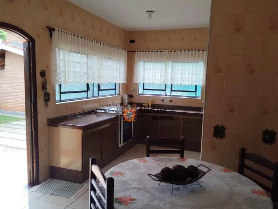 Imagem Chácara com 4 dormitórios à venda, 4800 m² por R$ 1.997.000,00 - Jardim Estância Brasil - Atibaia/SP