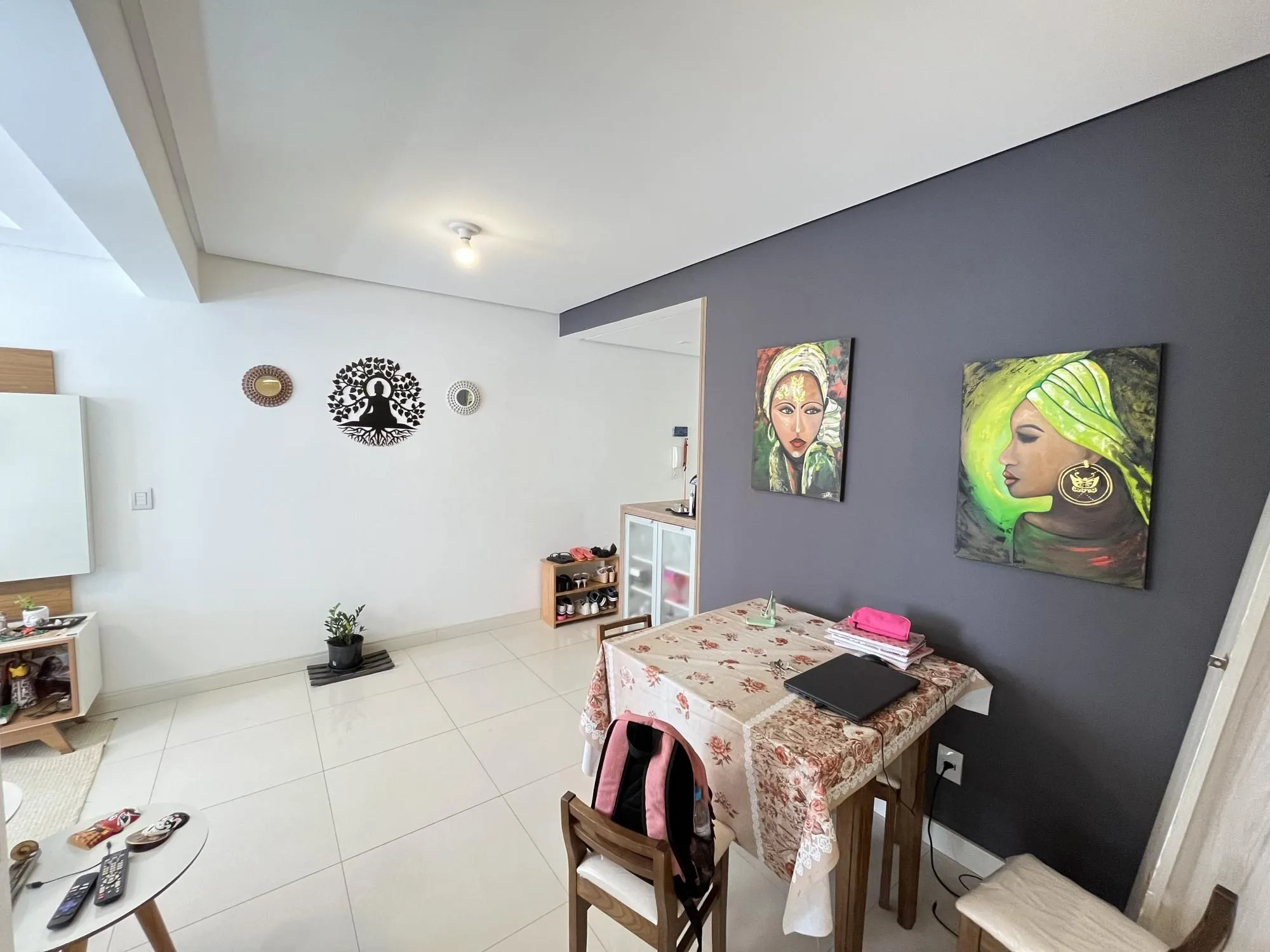 Imagem Apartamento de 2 quartos, suíte e 1 vaga de garagem no bairro Santana em POA/RS
