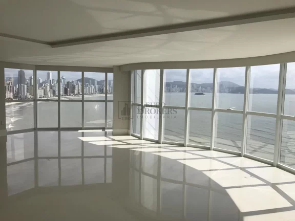 Imagem Apartamento com vista panorâmica do mar em balneário Camboriú.