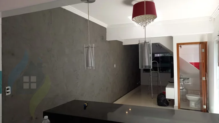 Imagem ACEITA TROCA PERMUTA!! Casa de 3 dormitórios sendo 1 suíte, 2 banheiros, 2 vagas, com 180m² em Taboão, São Bernardo do Campo