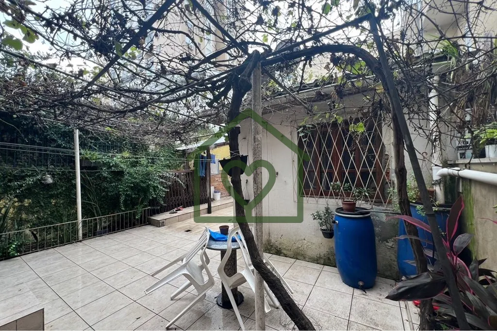 Imagem Descubra esta incrível oportunidade de adquirir sua nova casa em Porto Alegre, no charmoso bairro P...