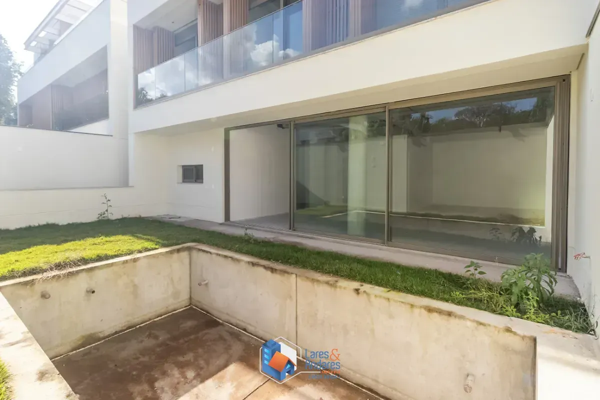 Imagem Casa no condomínio CONDOMÍNIO KINÁ ALTO DE PINHEIROS para venda com 4 quartos, sendo 4 suítes, 584m²