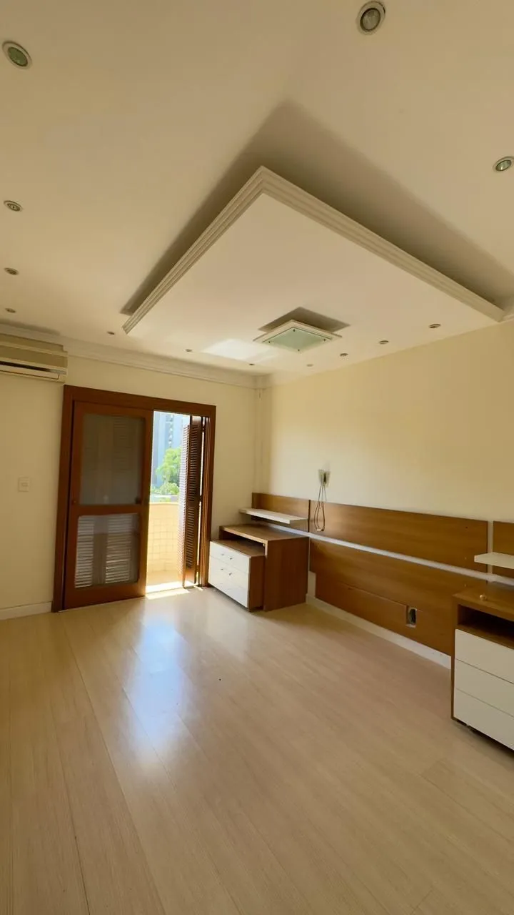 Imagem MÁFFER IMÓVEIS ALUGA Magnífico apartamento de 4 dormitórios - Auxiliadora | Porto Alegre Rua General Couto de Magalhães 2 vagas de garagem Vista espetacular para o Guaíba