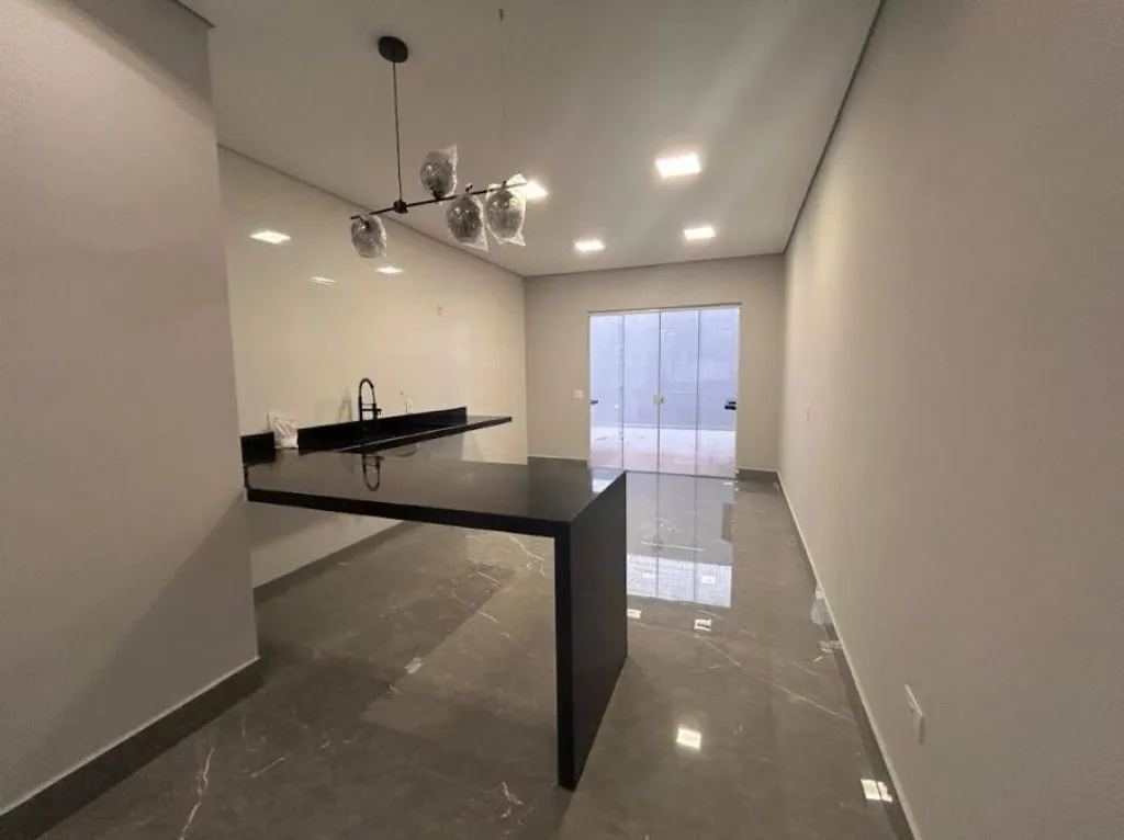 Imagem CASA COM 140,00 m² - CANTO DO FORTE - PRAIA GRANDE SP