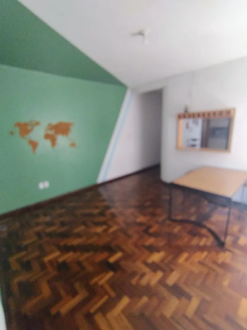 Imagem Ótimo apartamento desocupado de frente para a Redenção- Cidade Baixa