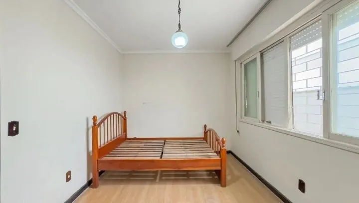 Imagem Casa de 3 dormitórios, 1 suíte e 3 vagas de garagem, bairro Ipanema.
