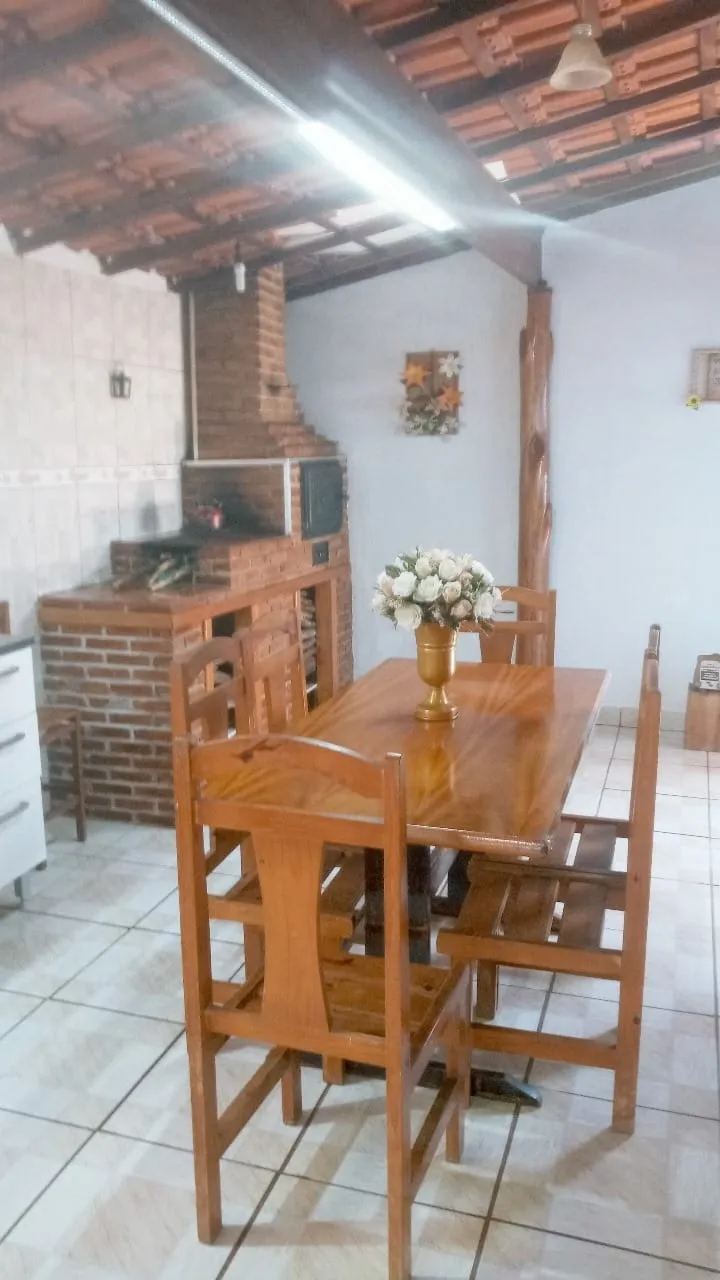 Imagem Chácara à venda 5 Quartos, 1 Suite, 3 Vagas, 1600M², Parque Shangrilá, Pindamonhangaba - SP