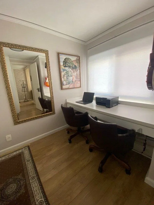 Imagem Casa em Condomínio para Comprar no bairro Pedra Redonda com 4 suítes