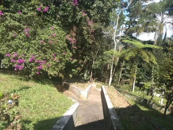 Imagem ???? "Um sítio DENTRO da cidade? Com 5 casas prontas e a 5 MINUTOS da represa!"