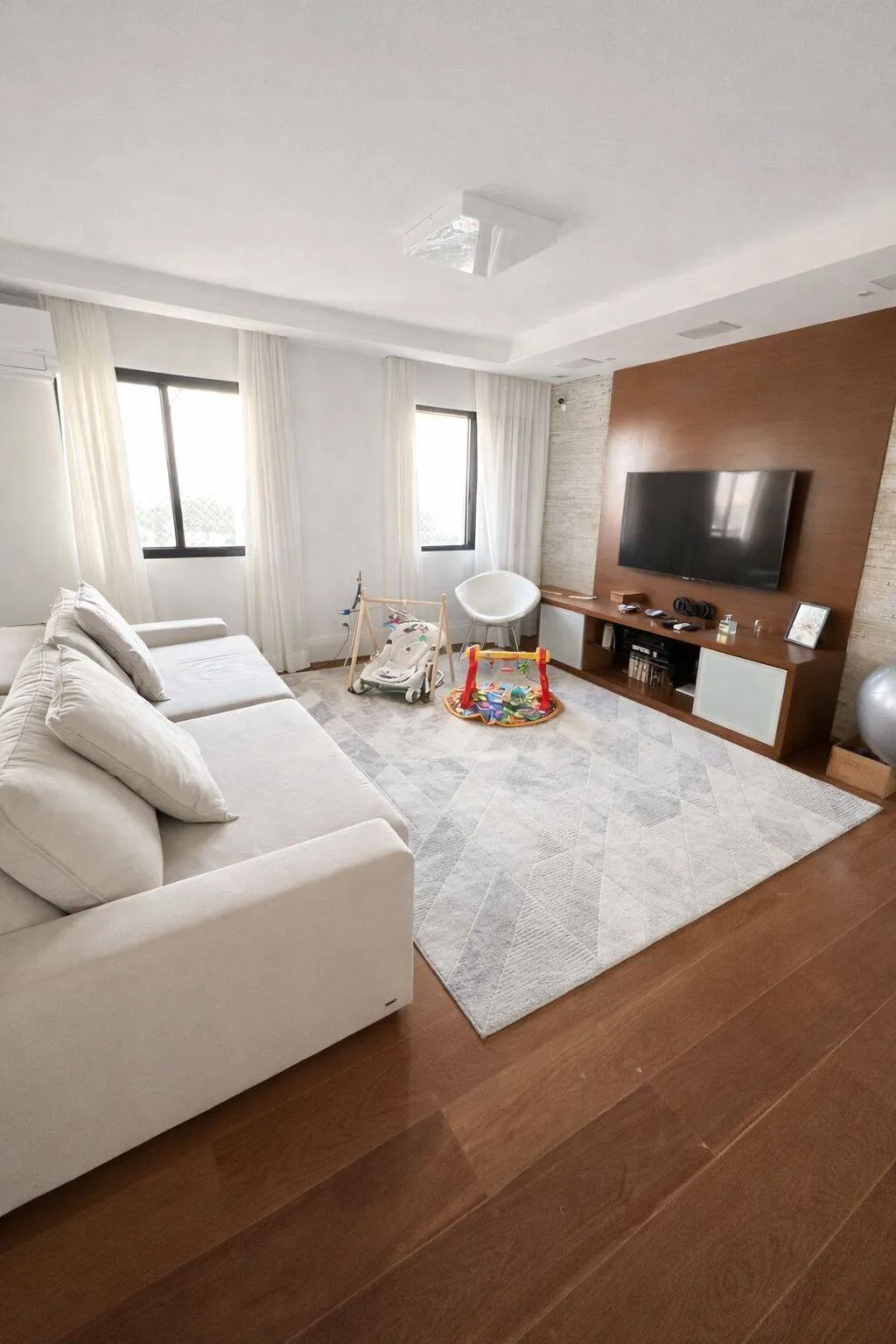 Foto do imóvel Apartamento Indianópolis - 117M², 3 Dorms, 3 Suítes, 4 Vagas, Armários.