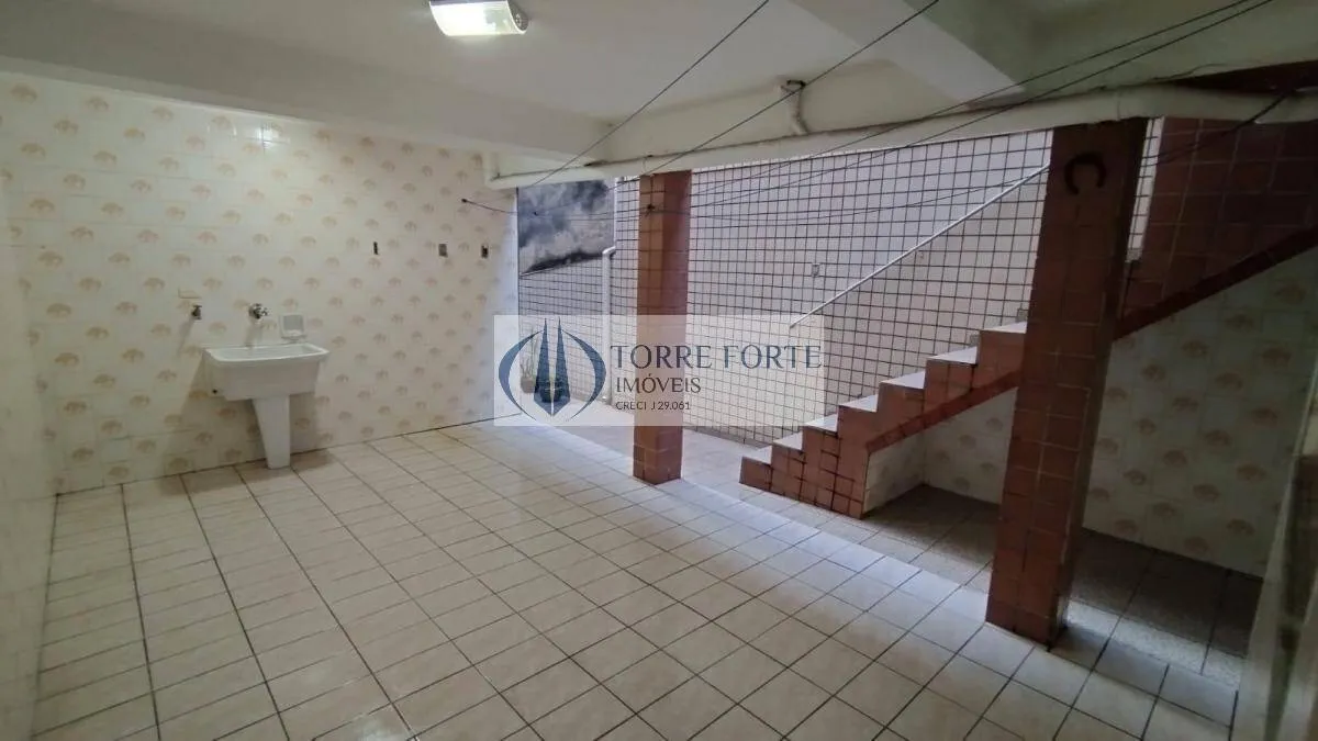 Imagem Casa sobrado de 320m², com 3 dormitórios, ao lado do Metrô Penha