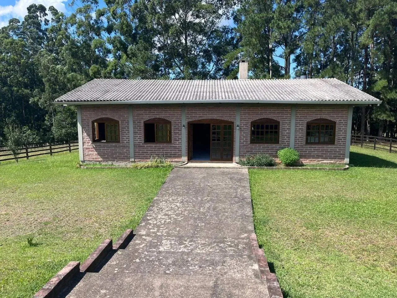 Imagem Sítio de 8 hectares com infraestrutura completa próximo ao Centro de Viamão!