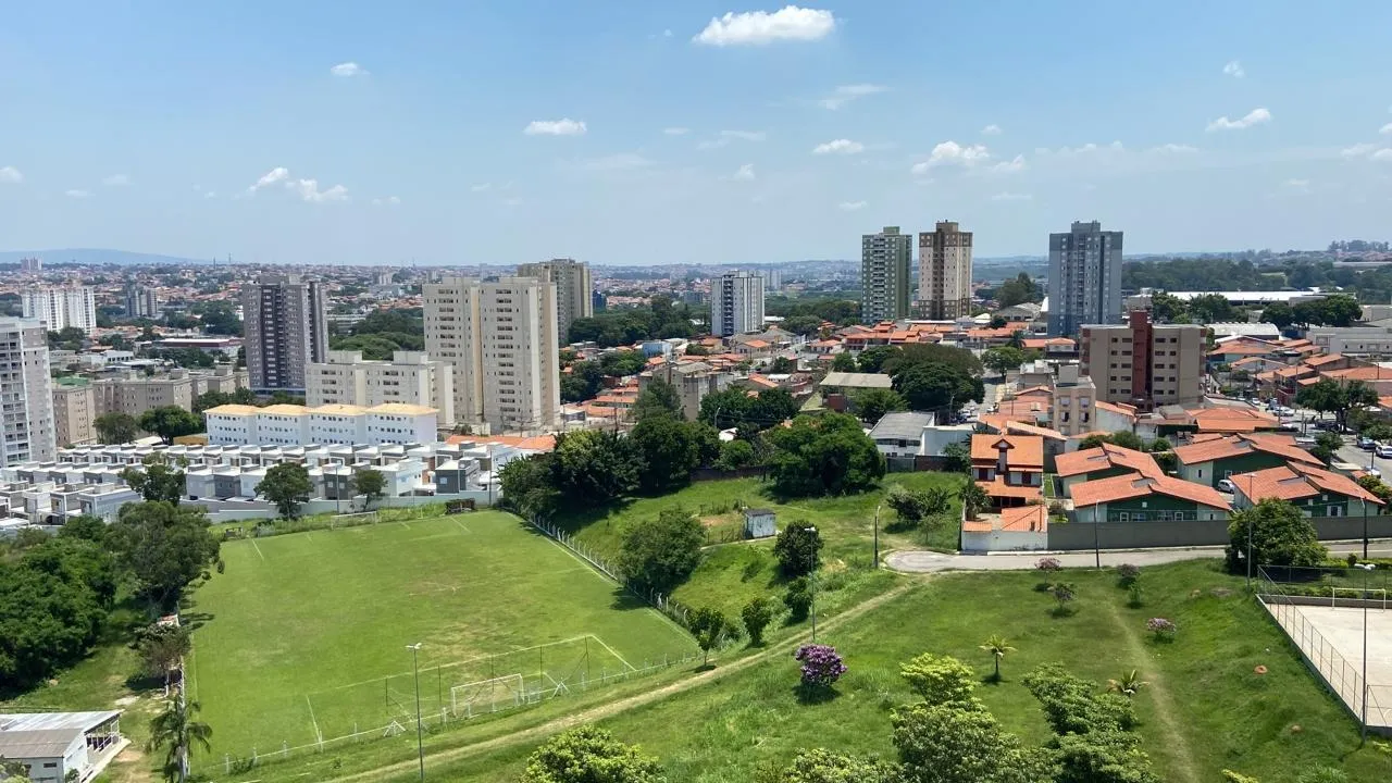 Imagem Apartamento Elegante no Edifício Nena Moncayo - 2 Dormitórios, Suíte e Vista Deslumbrante
