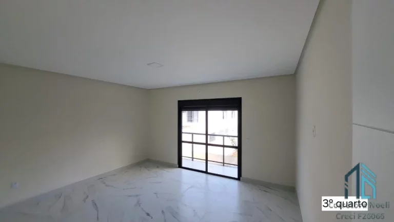 Imagem Sobrado novo com amplo terreno, 03 quartos c/suíte, no centro Canasvieiras em Florianópolis SC