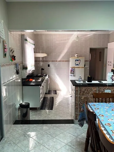 Imagem Casa à venda 3 Quartos, 1 Suite, 4 Vagas, 250M², Residencial e Comercial Cidade Morumbi, Pindamonhangaba - SP