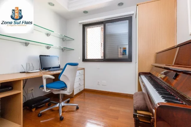 Imagem Apartamento Alto Padrão à Venda Em Moema Com 3 Suítes e 4 Vagas