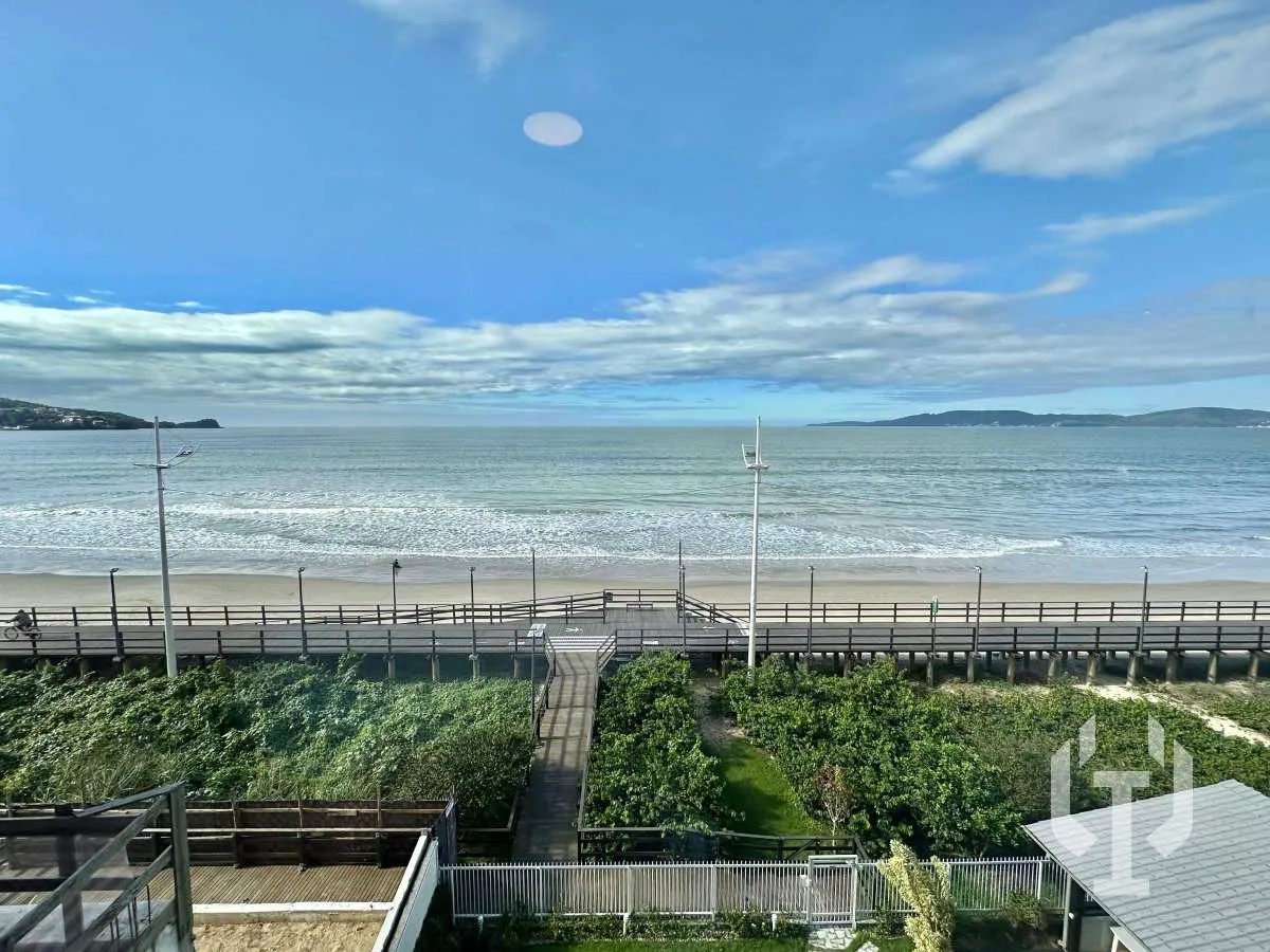 Imagem APARTAMENTO FRENTE MAR COM 03 DORMITÓRIOS PRONTO PARA MORAR - PÉ NA AREIA
