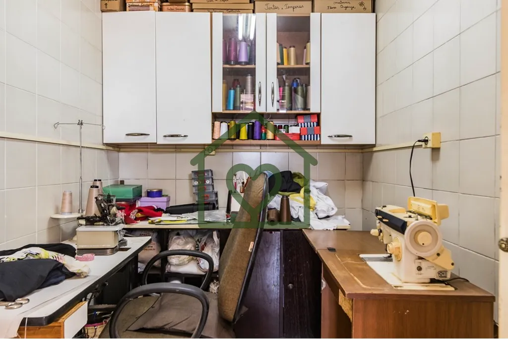 Imagem *O Lar Perfeito para Sua Família no Bairro Medianeira, Porto Alegre!* 
 
Descubra uma propriedade e...