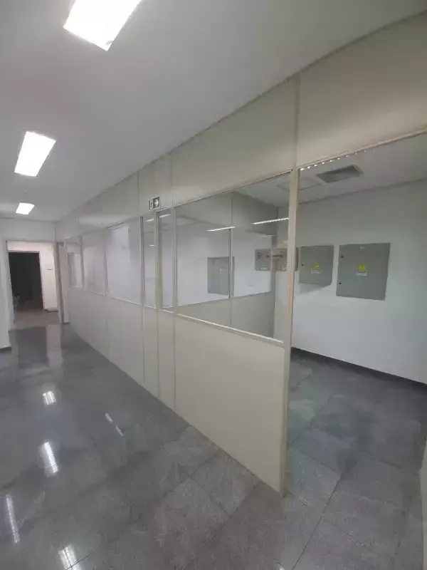 Imagem Ponto Comercial de Esquina com 360m², Grande Visibilidade, 3 Banheiros, Cozinha e Estacionamento Privativo
