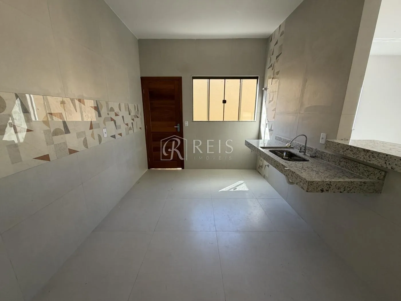 Imagem Casa para Venda em Rio das Ostras, Jardim Mariléa, 3 dormitórios, 1 suíte, 3 banheiros, 2 vagas