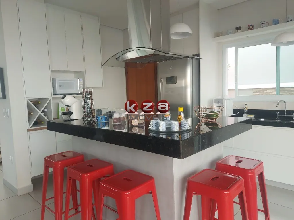 Imagem Residência de alto padrão a venda no Condomínio Le Village: 3 suítes, 4 vagas, piscina, 222m² - Valinhos-SP