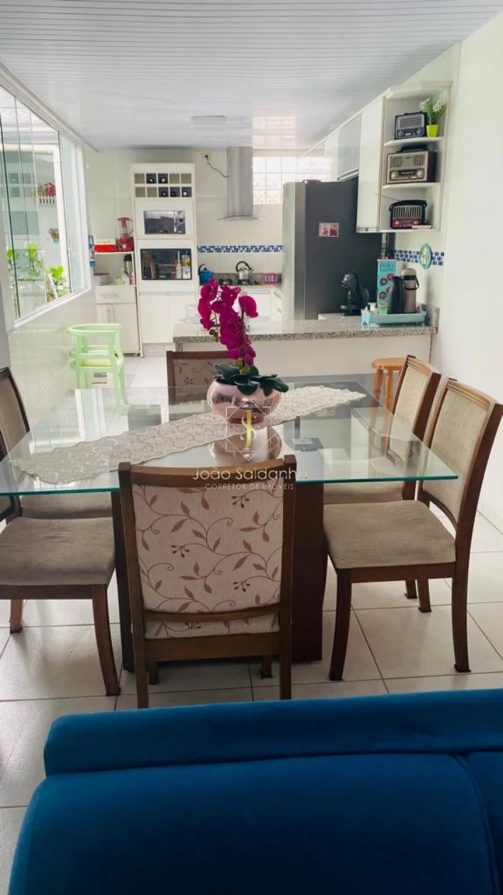 Imagem CASA RESIDENCIAL em GUARATUBA - PR, Centro