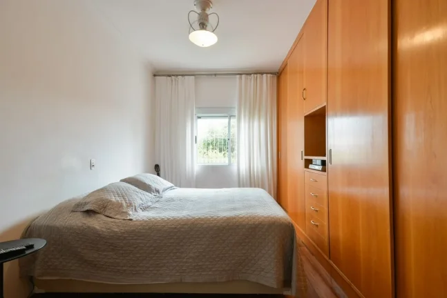Imagem Casa Sobrado Ipiranga - 200M², 3 Dorms, 1 Suíte, 3 Vagas, Varanda, Copa, Dependência de Serviço, Espaço Gourmet.
