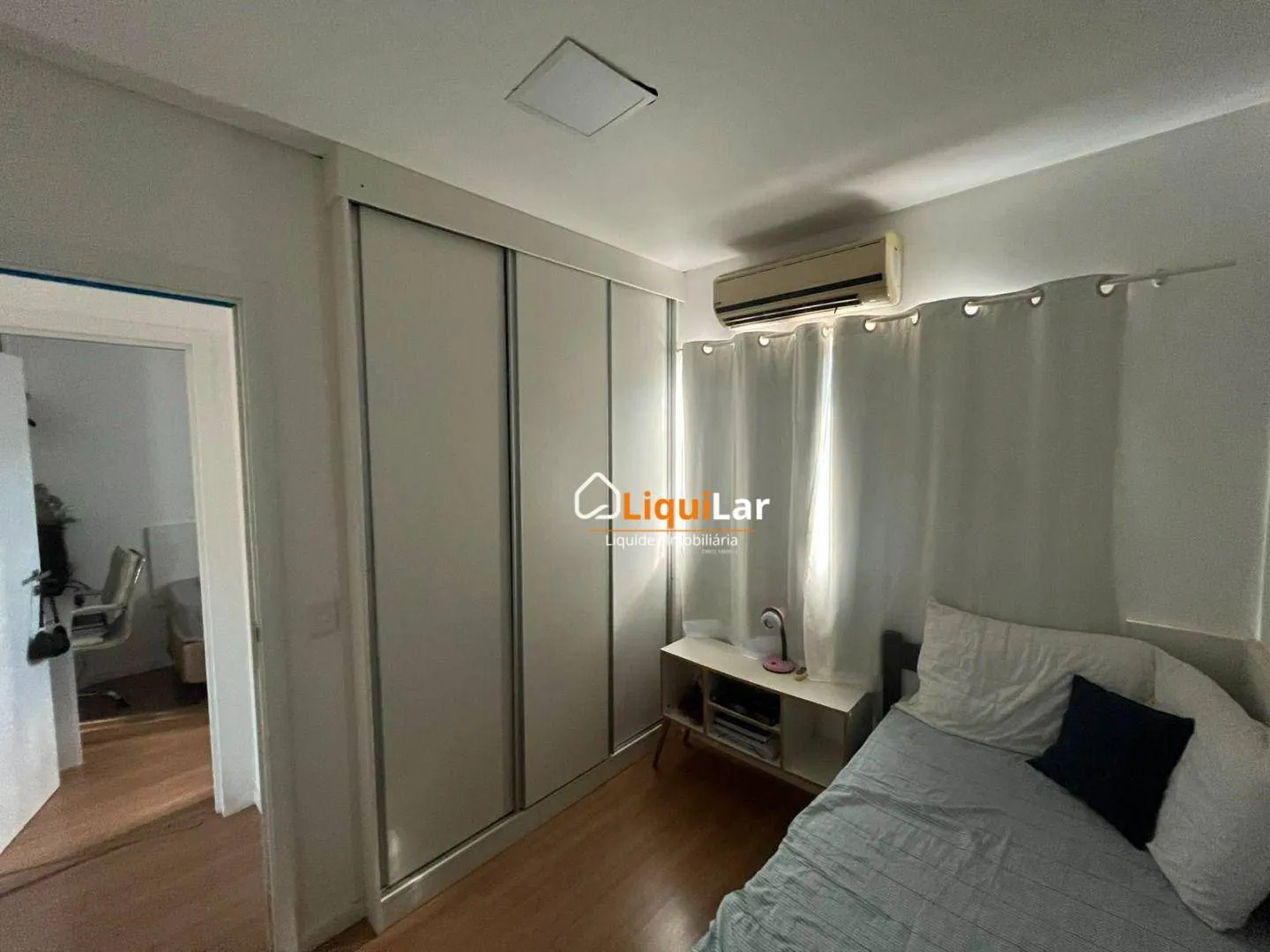 Imagem Sobrado à Venda no Condomínio Blu Park com 3 Quartos, Suíte e Rico em Planejados