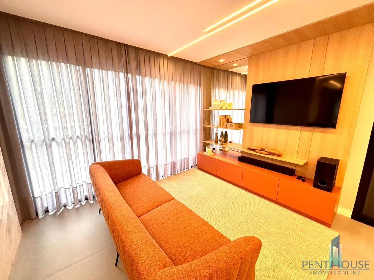 Imagem Apartamento Zona Central para Venda em Balneário Camboriú, Praia dos Amores, 2 dormitórios, 1 suíte, 2 banheiros, 1 vaga