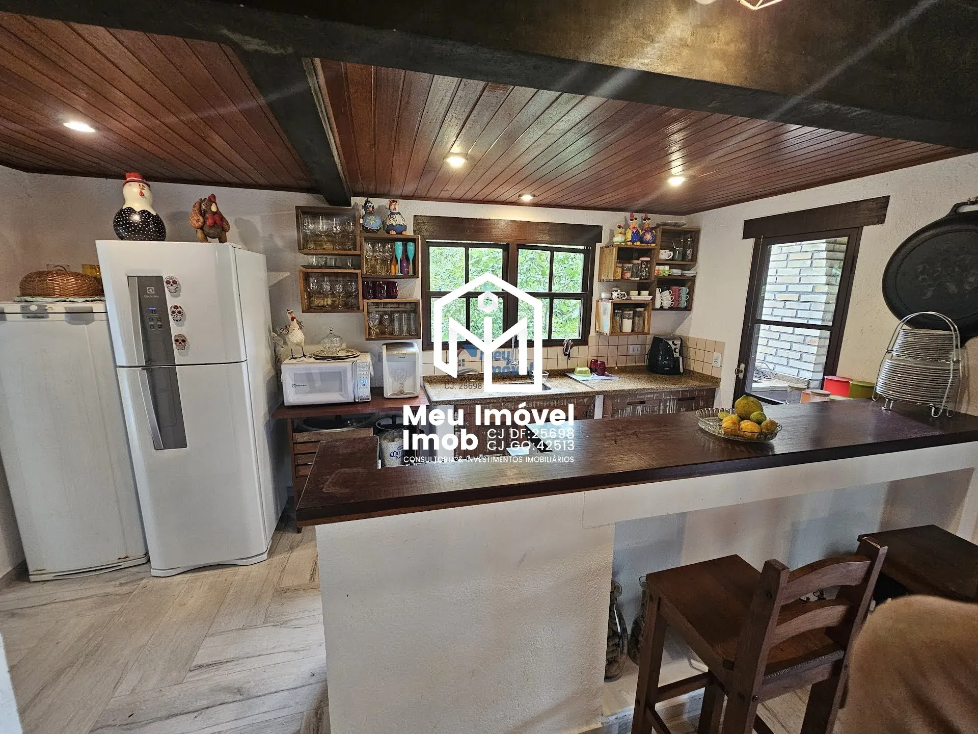 Imagem Casa 4 Quartos 2 Suítes 4 Vagas 190m² Mobiliado