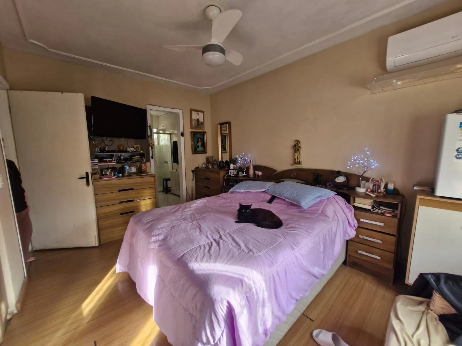 Imagem Casa com 3 dormitórios e edícula nos fundos no bairro Nonoai.