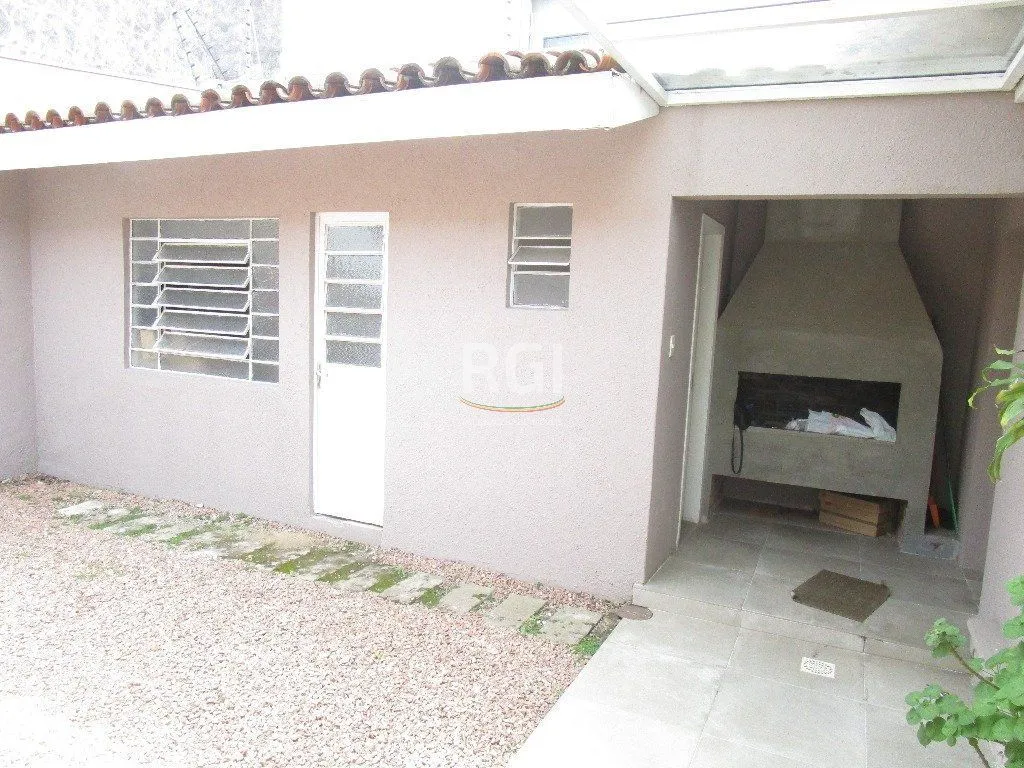Imagem Casa para Venda - 227m², 4 dormitórios, 1 vaga - Menino Deus