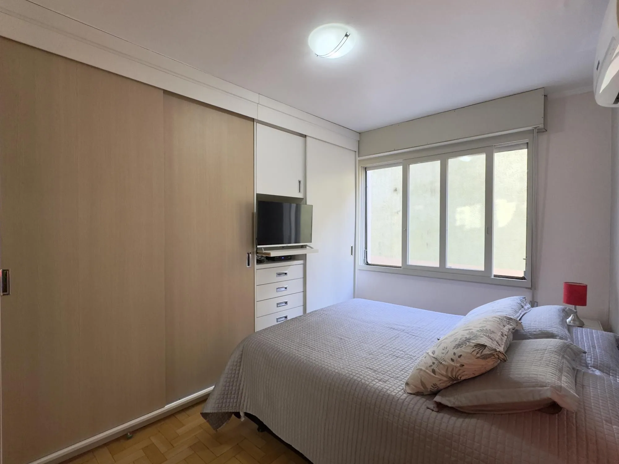 Imagem APARTAMENTO 2 DORMITÓRIOS SUPER CHARMOSO NO BAIRRO CENTRO HISTÓRICO