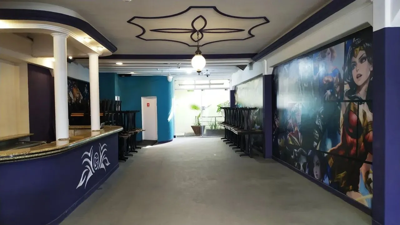 Imagem Salão Comercial de Alto Padrão para Locação na Vila Carvalho, Sorocaba-SP: 1 Sala, 2 Banheiros, 160m² de Área