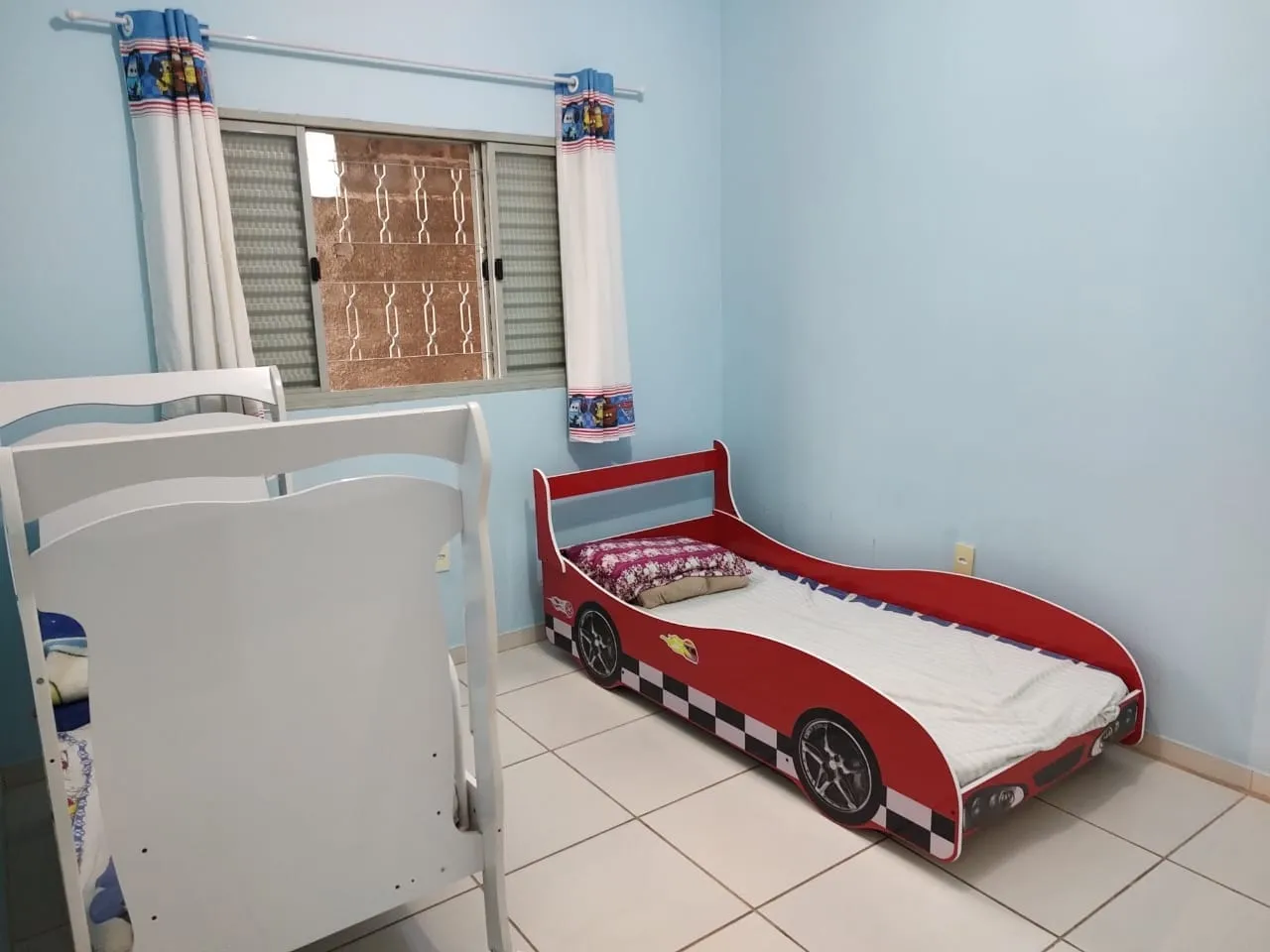 Imagem Casa à venda 3 Quartos, 1 Suite, 4 Vagas, 200M², Loteamento Residencial e Comercial Araguaia, Pindamonhangaba - SP
