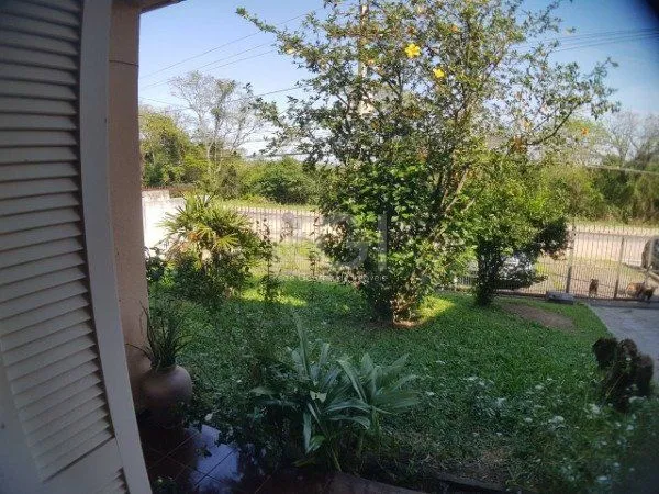 Imagem Casa para Venda - 252m², 3 dormitórios, 2 vagas - Belém Novo