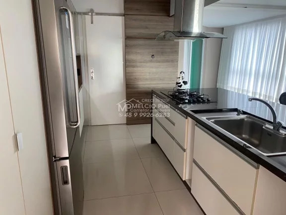 Imagem Vendo Apartamento em Meia Praia Itapema, Residencial La Lumiere, 200 Metros do Mar. Com 4 Suítes, 210m² de área privada. 3 elevadores, 2 garagens.